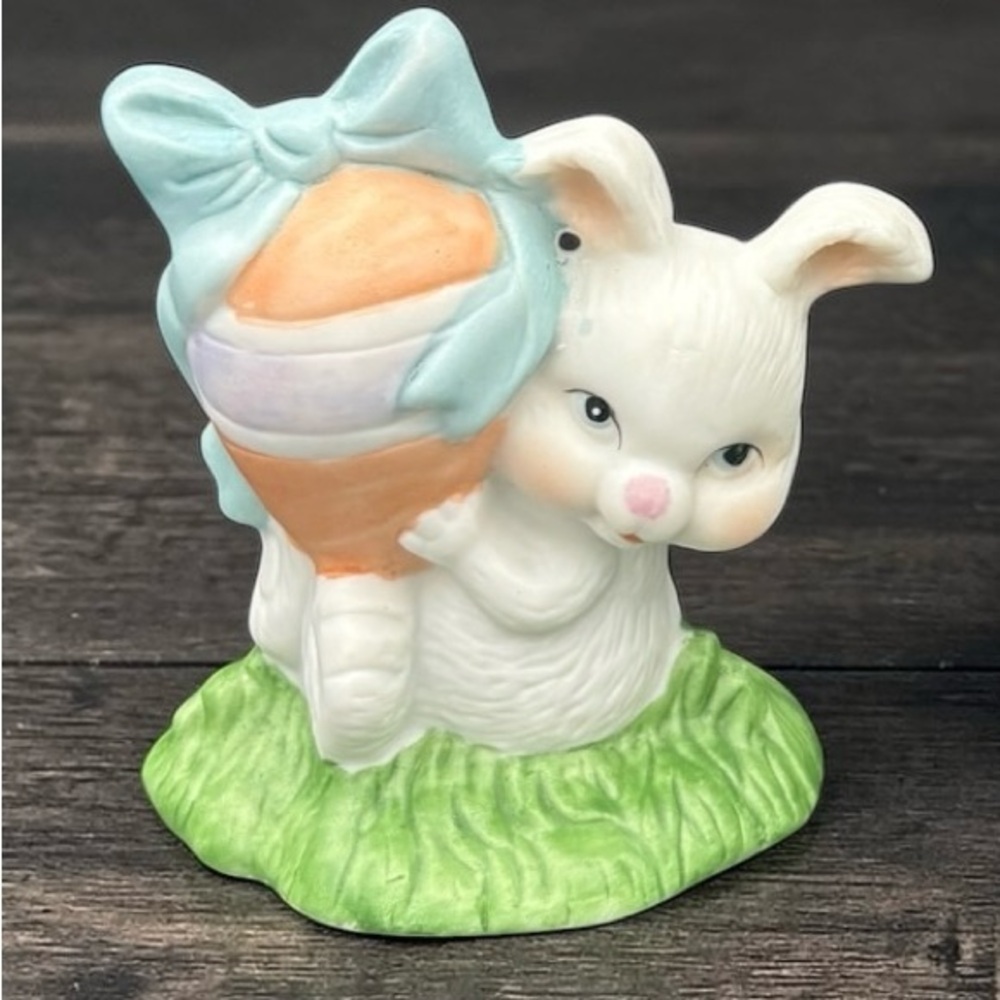 Vintage Set Of 2 Porcelain Bunny Figurines by UCGC Taiwan Couple In Love & Baby - Picture 7 of 16